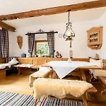 Ferienchalet Katharina 아파트