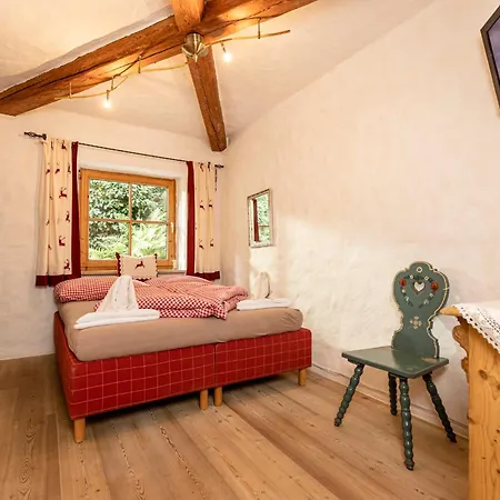 Ferienchalet Katharina 아파트